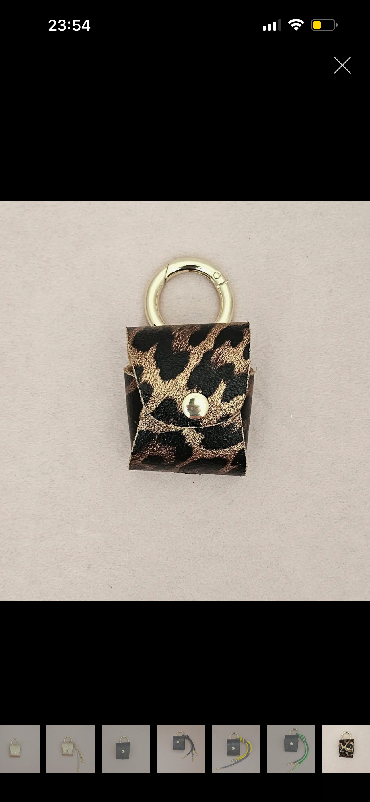 Lederetui für AirPods – Leopardenmuster
